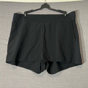 Athleta Black Brooklyn Shorts size 20